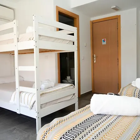 New Art Beach Hostel- Albergue Juvenil-3